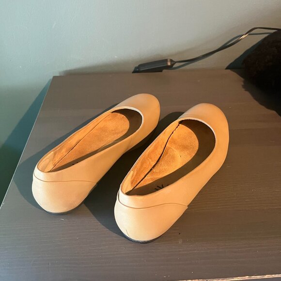 Softwalk Sonoma Flat Size 9 - Nearly New! - Picture 4 of 5